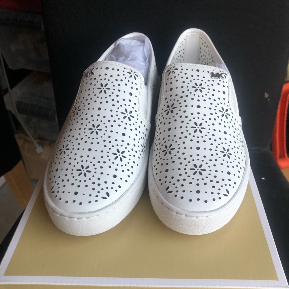 NIB Michael Kors Kane leather floral sneakers